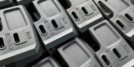 Почему лезвия из высокохромированного сплава служат на 200% дольше стандартных деталей миксеров?